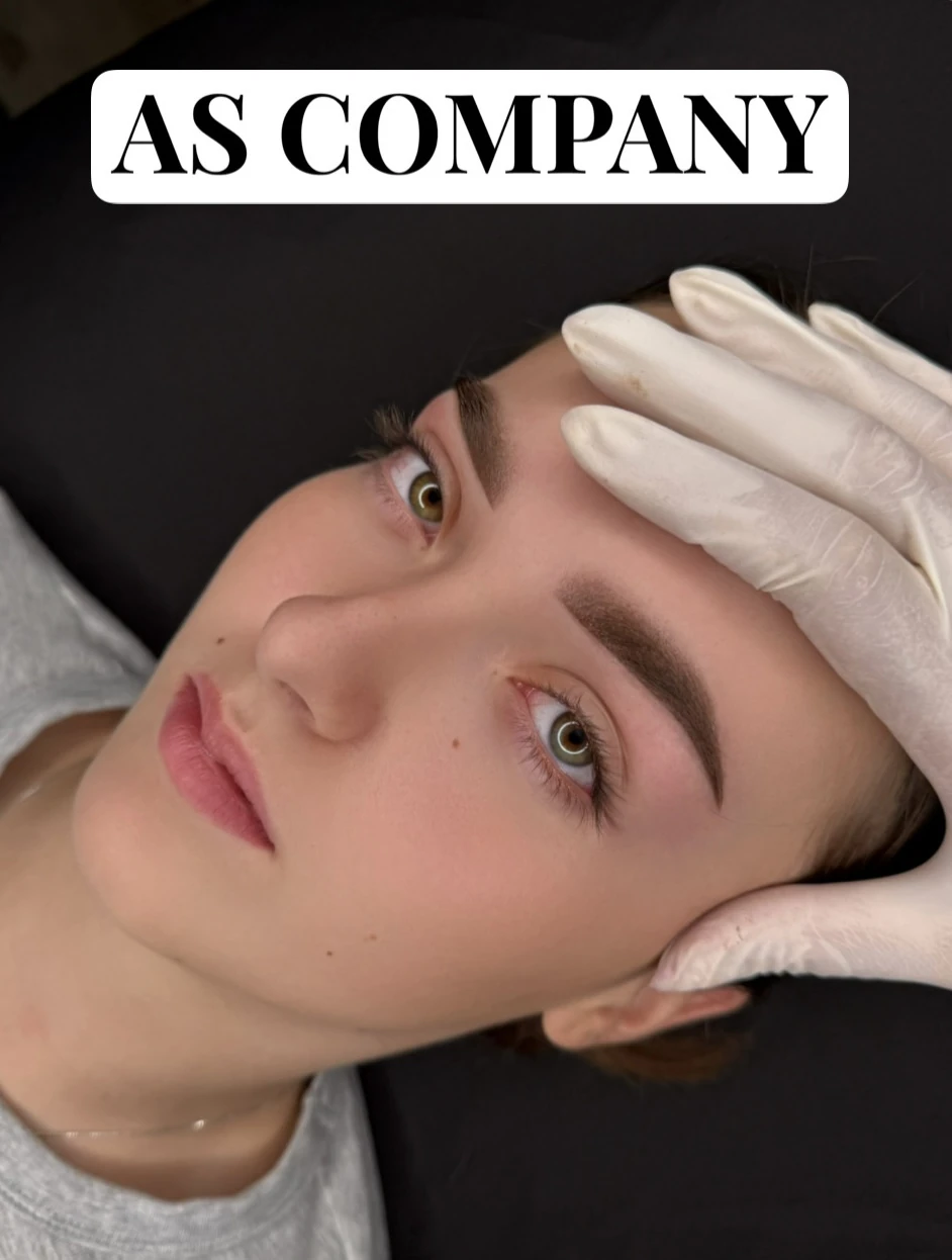 PERFEKTIONSTRAINIG AUGENBRAUEN (Vor Ort inkl. Vorbereitung online) + Pigmentset und Nadeln